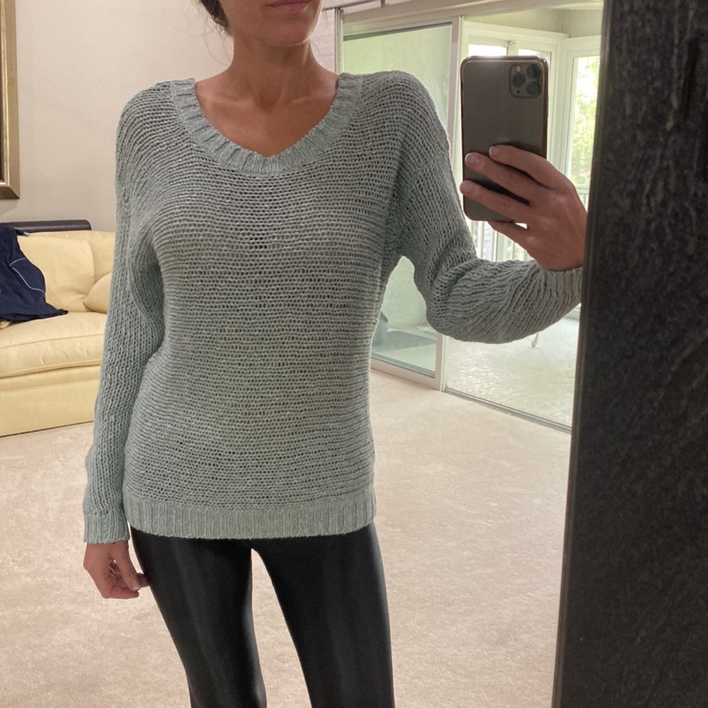360 Cashmere Italian Yarn peridot low back sweater